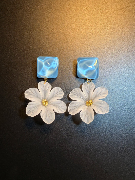 Vintage Style Blue Water Ripple And Frosted White Flower Drop Earrings