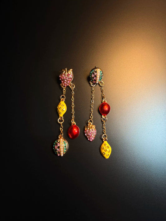 YYBB Jewelry Pendientes Vintage Desparejados de Frutas con Borlas, Charms de Esmalte, Perlas y Brillantes, Estilo Boho Divertido de Declaración