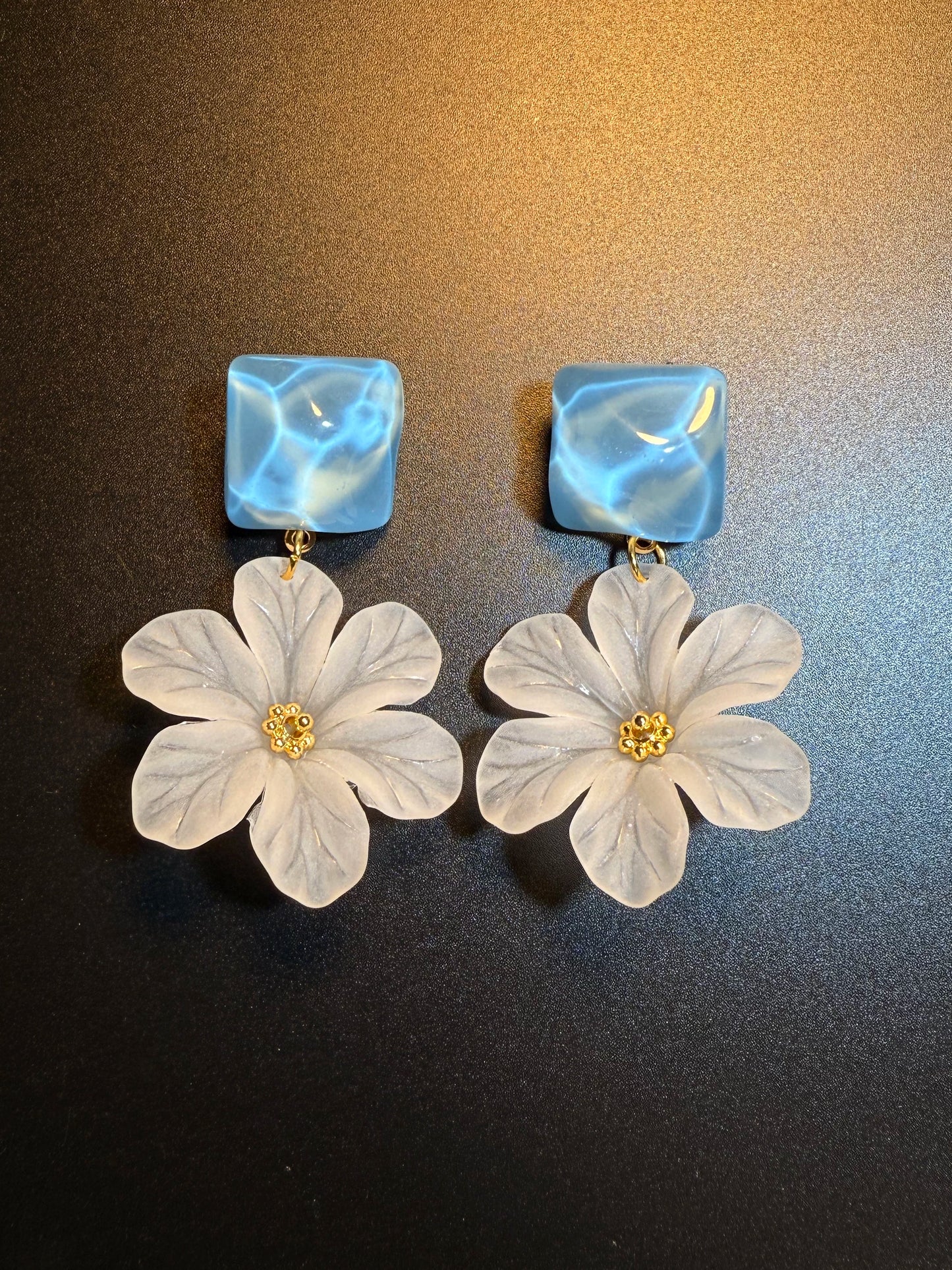 Vintage Style Blue Water Ripple And Frosted White Flower Drop Earrings