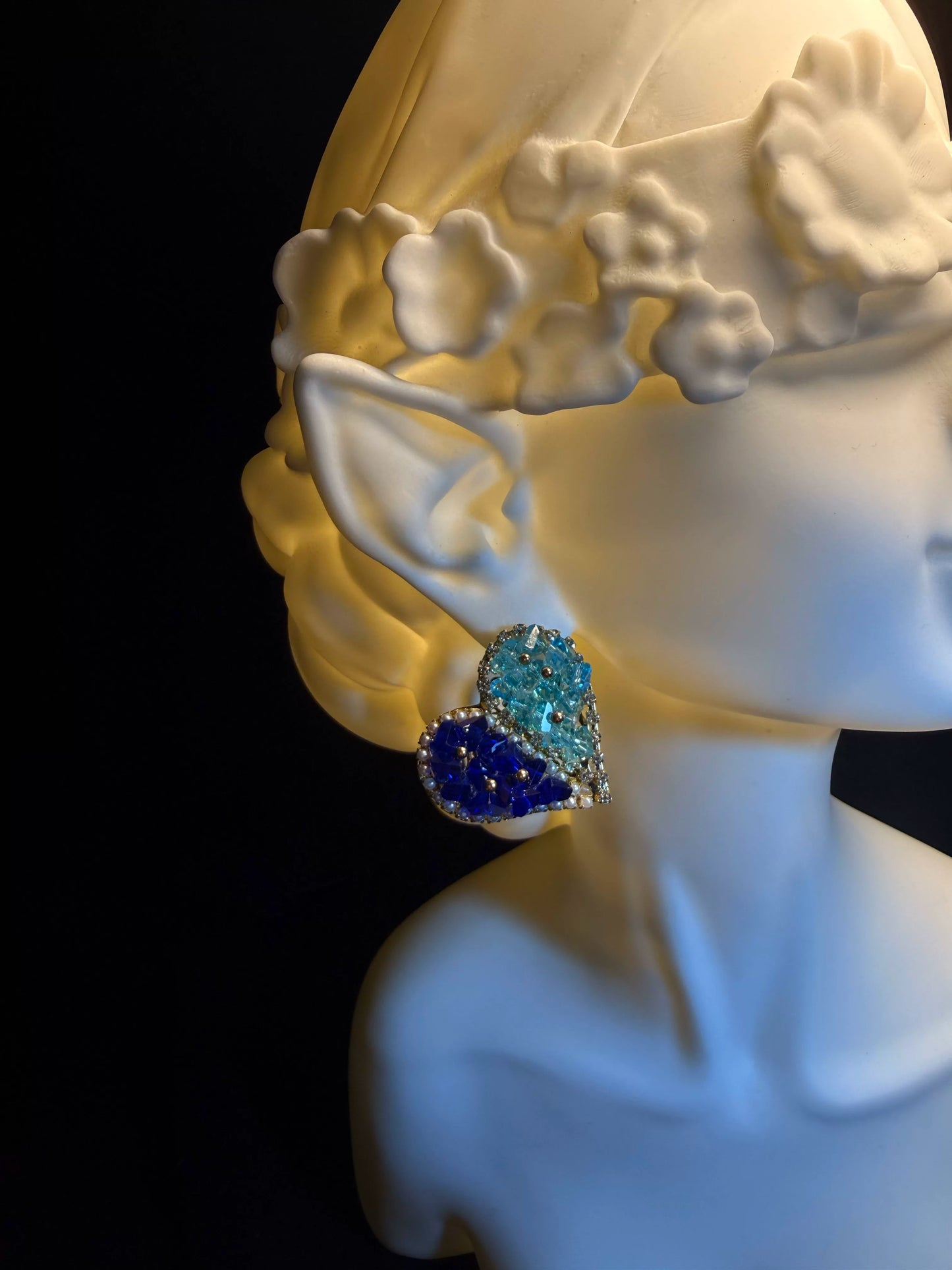 YYBB Jewelry Vintage Dual-Tone Blue Crystal Heart Stud Earrings with Pearl Trim, Gold Statement Glam Jewelry