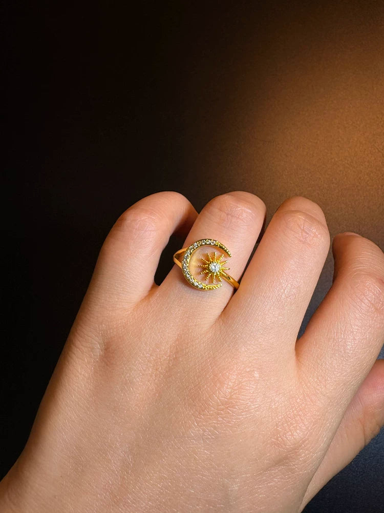 Vintage Style Sun And Moon Ring - Gold Tone Celestial Crystal Jewelry