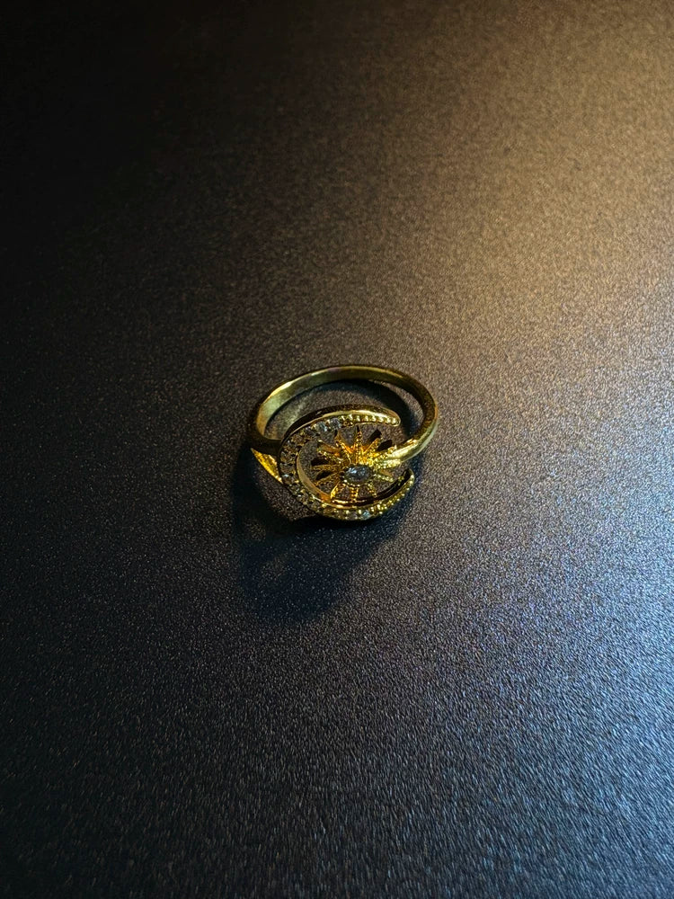 Vintage Style Sun And Moon Ring - Gold Tone Celestial Crystal Jewelry