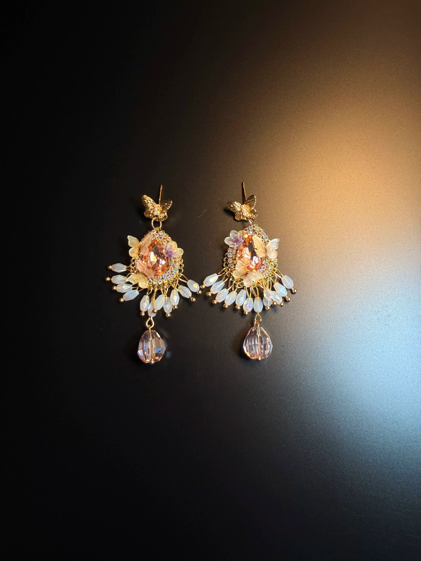 أقراط متدلية من YYBB Jewelry بتصميم الفراشة الوردية الماندالا مع شرابات وكريستالات، أسلوب بوهيمي رومانسي وقطع بيان شاندلير