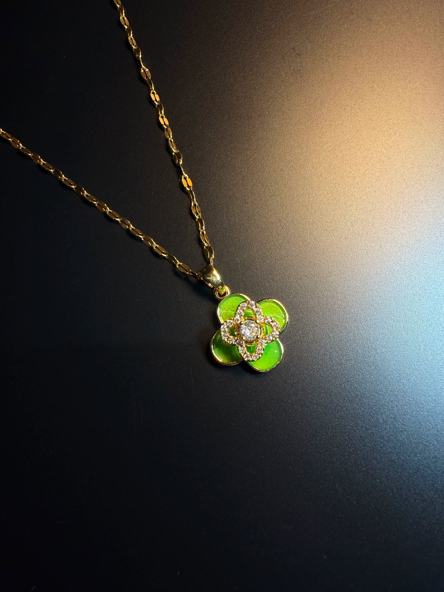 YYBB Jewelry Vintage Green Four Leaf Clover Rotating Pendant Necklace Gold-Plated Enamel CZ Dainty Floral Chain