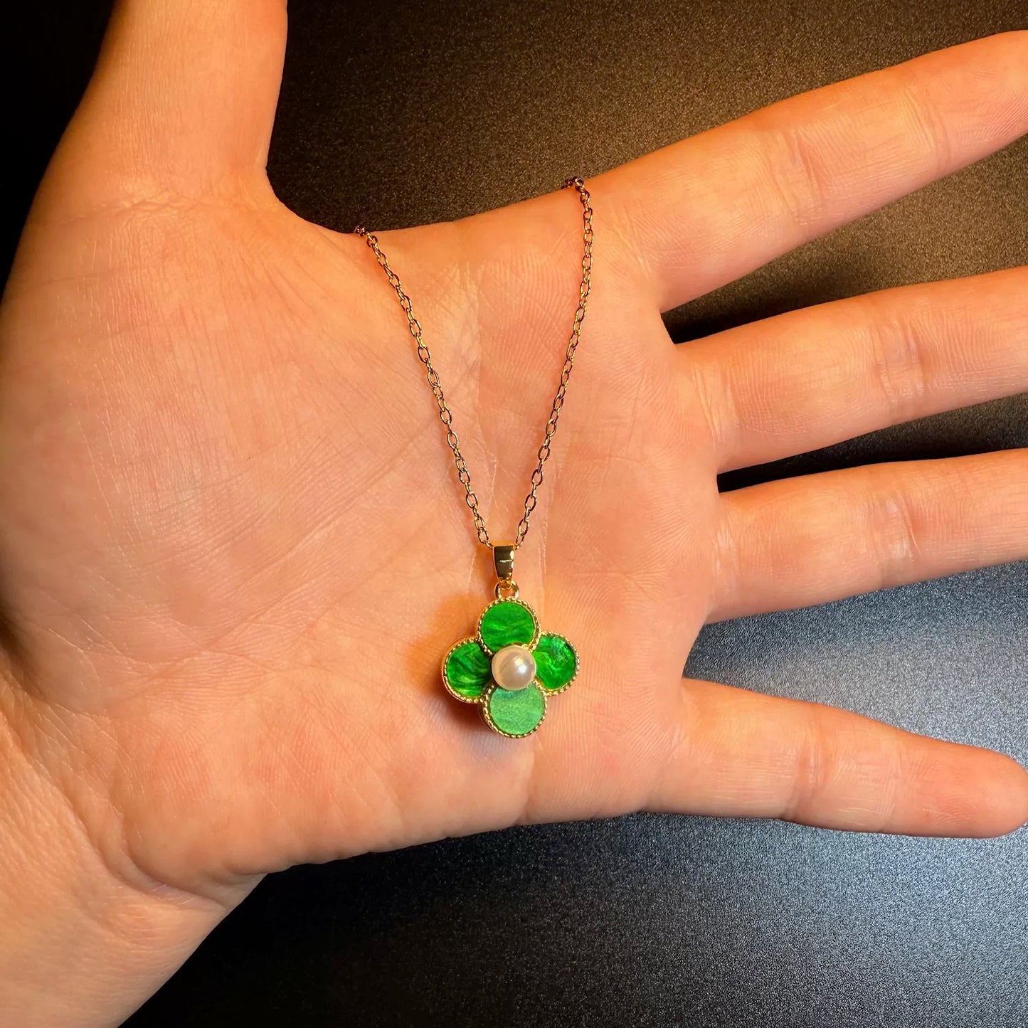 قلادة دوارة بتصميم ورقة البرسيم الخضراء من YYBB Jewelry، سلسلة رقيقة بلون ذهبي، هدية مجوهرات رومانسية أنثوية