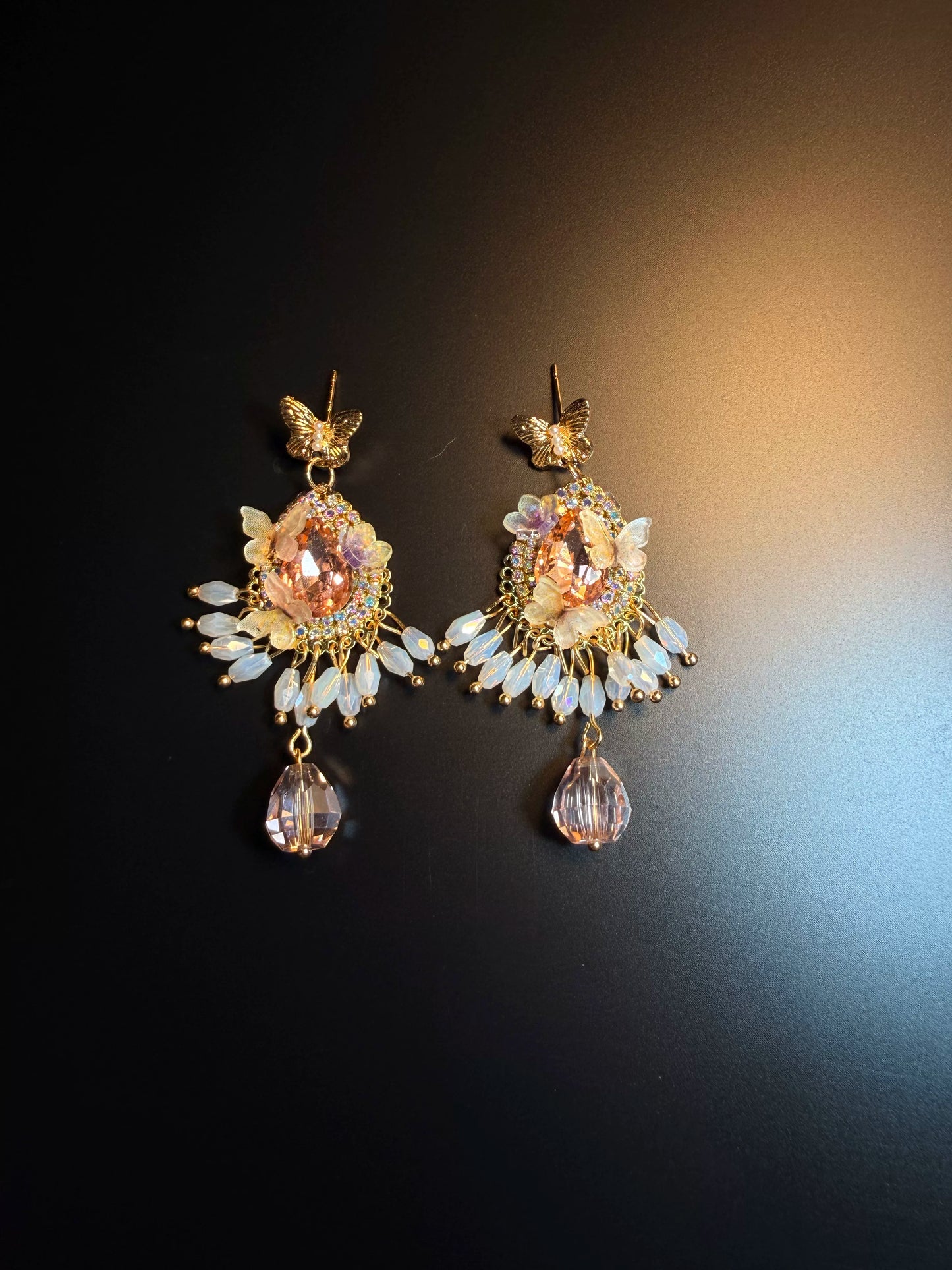 أقراط متدلية من YYBB Jewelry بتصميم الفراشة الوردية الماندالا مع شرابات وكريستالات، أسلوب بوهيمي رومانسي وقطع بيان شاندلير