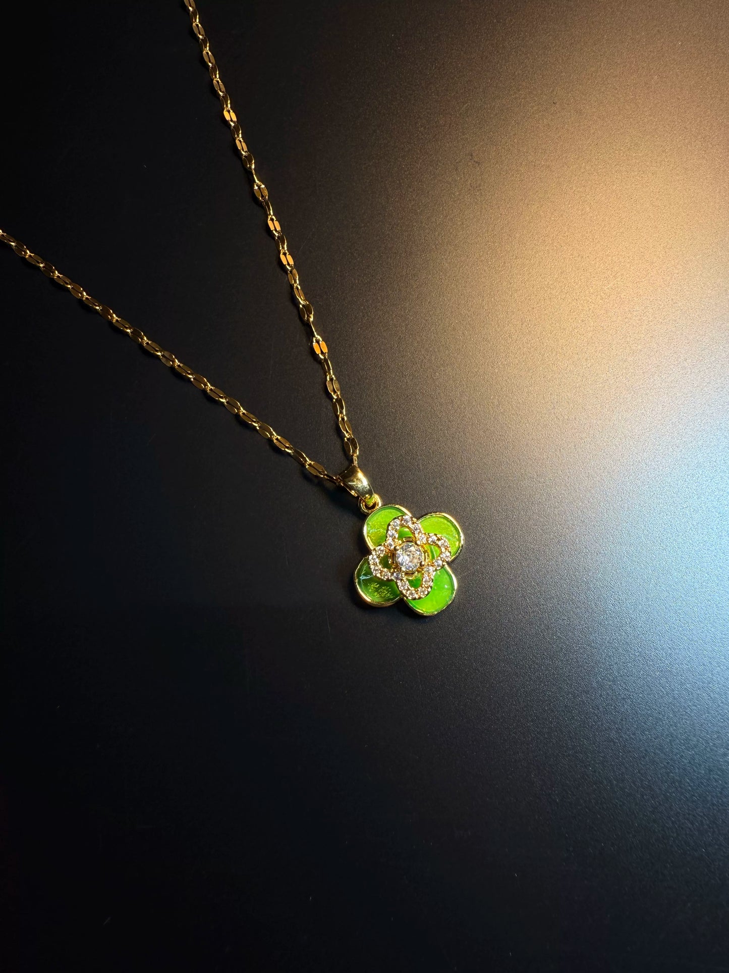 YYBB Jewelry Vintage Green Four Leaf Clover Rotating Pendant Necklace Gold-Plated Enamel CZ Dainty Floral Chain