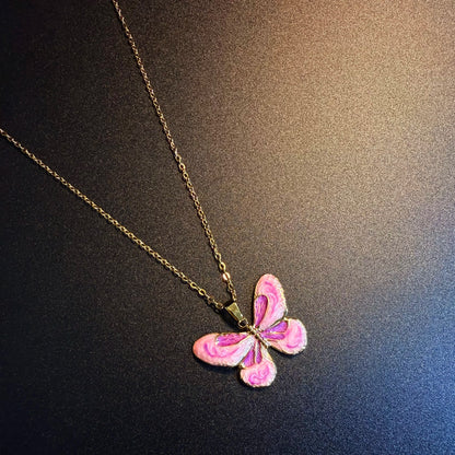 Collar de mariposa rosa jaspeada con esmalte y estilo vintage - Colgante de insecto en tono dorado