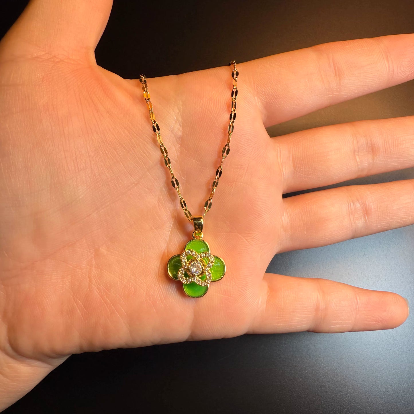 YYBB Jewelry Vintage Green Four Leaf Clover Rotating Pendant Necklace Gold-Plated Enamel CZ Dainty Floral Chain