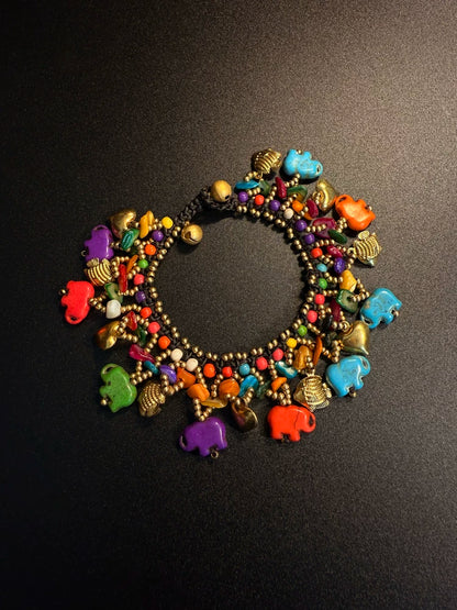 Vintage-Stil Buntes Elefanten-Anhängerarmband - Boho Tier-Schmuck