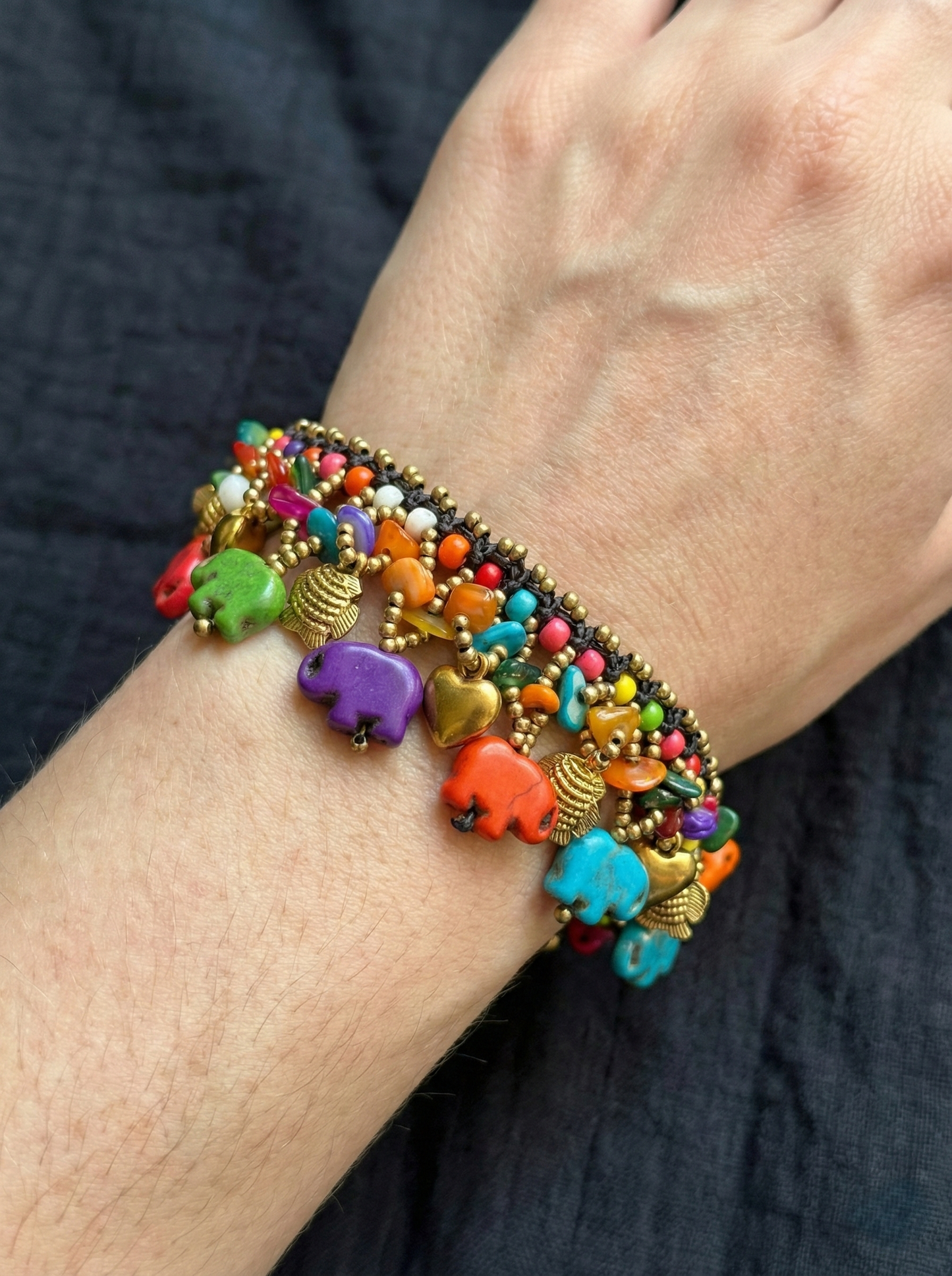 Vintage-Stil Buntes Elefanten-Anhängerarmband - Boho Tier-Schmuck