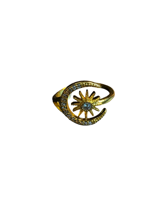Vintage Style Sun And Moon Ring - Gold Tone Celestial Crystal Jewelry